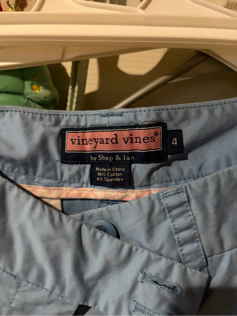 Vineyard Vines Men’s Light Blue Flat-Front Stretch Shorts - Picture 2 of 4